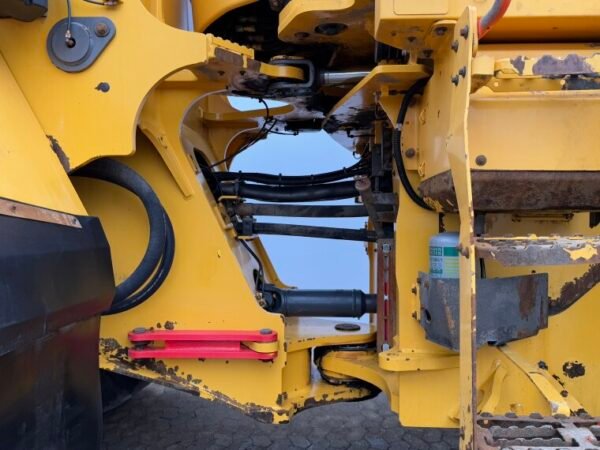 Volvo L220H - Image 19