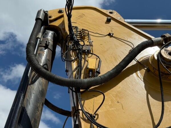 Caterpillar 374DL ME - Image 18