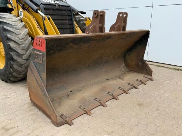 Caterpillar 444F - 4x4x4 - Image 18
