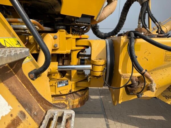 Caterpillar 730 - Image 18