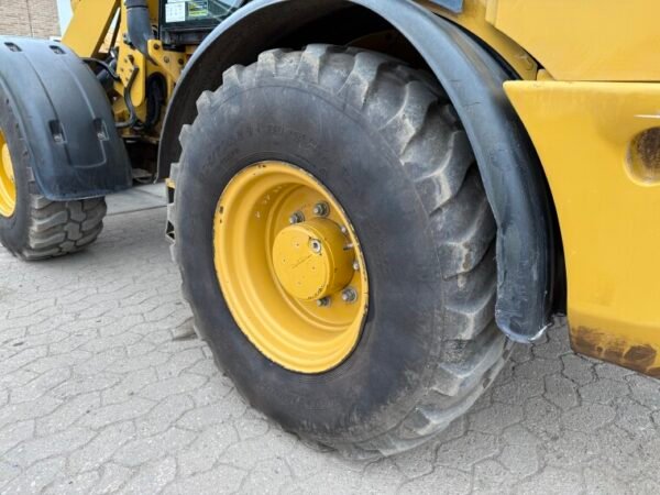 Caterpillar 908M - Image 18