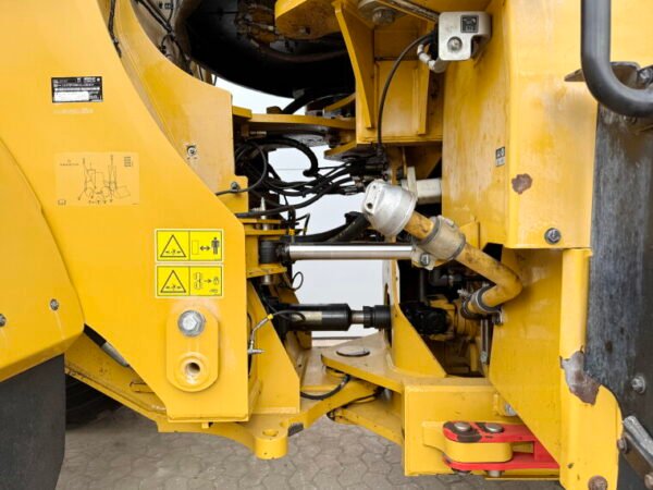 Caterpillar 950M - Image 17