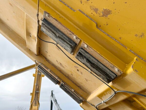 Caterpillar 740 - Image 19