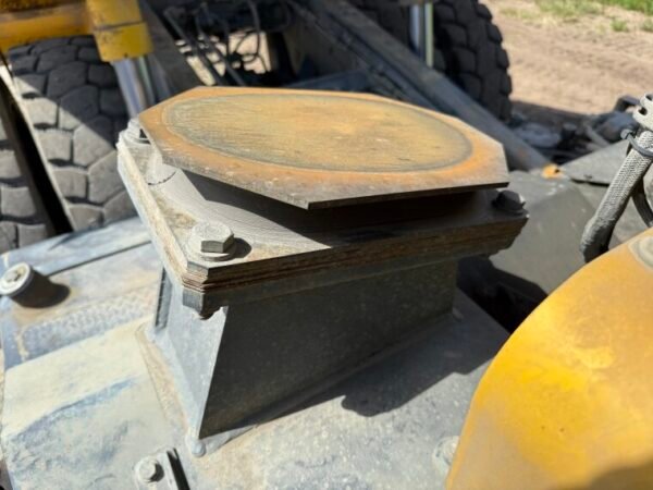 Komatsu HD405-7 - Image 21