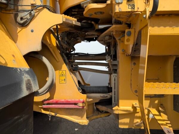 Volvo L220G - Image 20