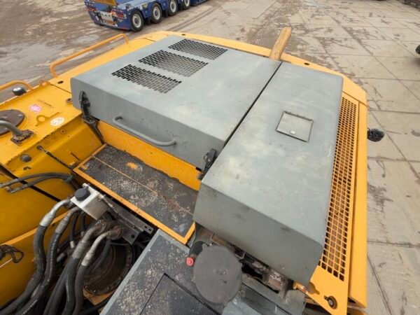 Liebherr R944C HDSL - 19 Meter Long Reach - Image 18