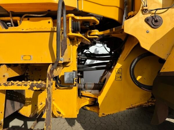 Volvo L180H - Image 17