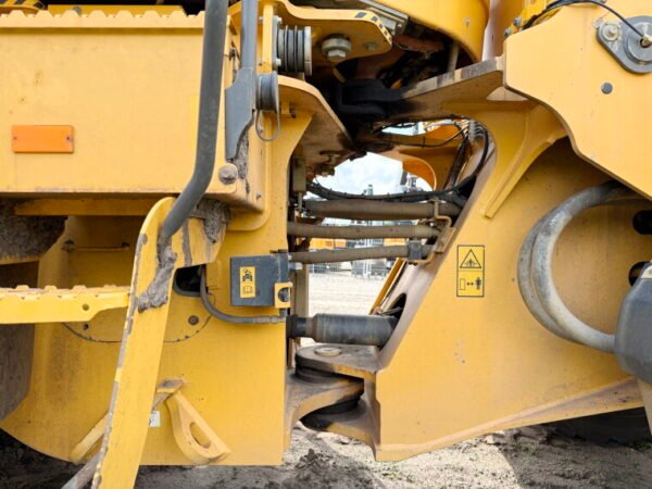 Volvo L180H - Image 20