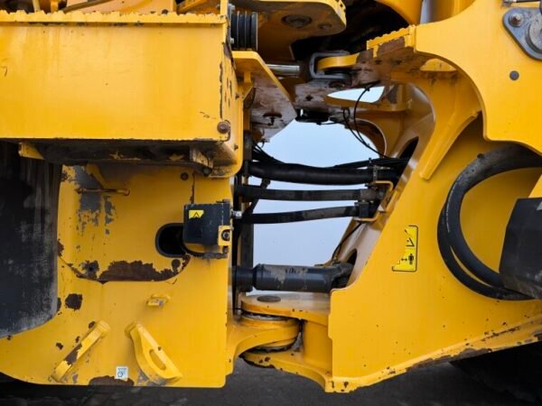 Volvo L220H - Image 18