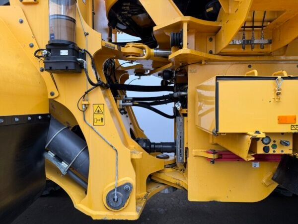 Volvo L350F - Image 18