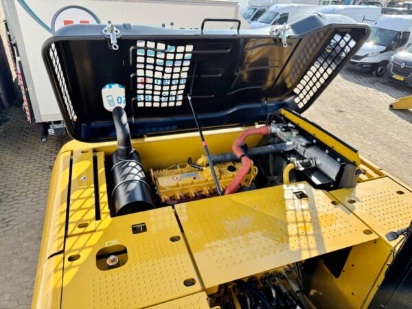 Caterpillar 323D3 - Image 19