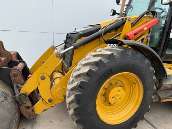 Caterpillar 444F - 4x4x4 - Image 19