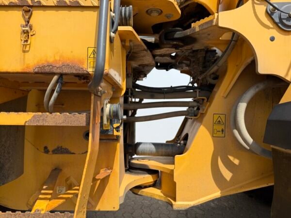 Volvo L220G - Image 21