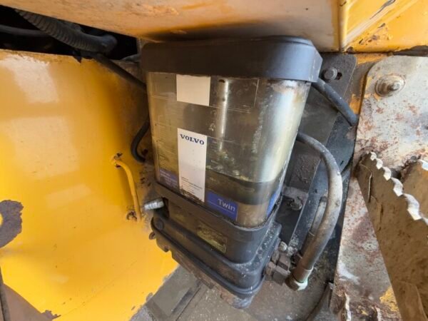 Volvo L120G - Image 19