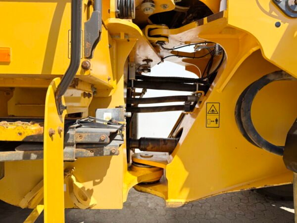 Volvo L150H - Image 19