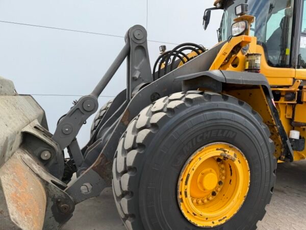 Volvo L150H - Image 19