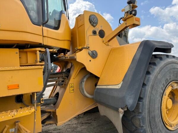 Volvo L180H - Image 21