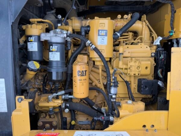Caterpillar 938K - Image 20