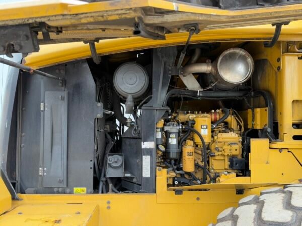 Caterpillar 938K - Image 20