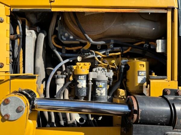 Caterpillar D6N LGP - Image 20