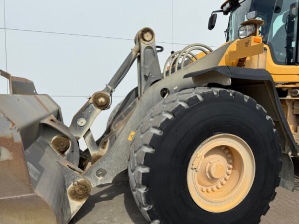 Volvo L150H - Image 21
