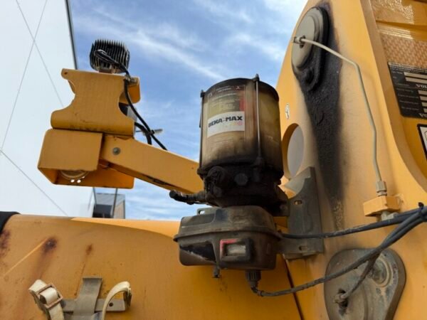 Volvo L220G - Image 22