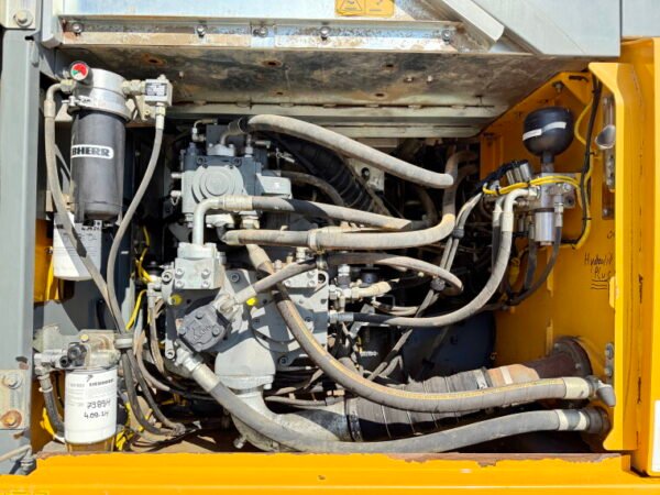 Liebherr R926NLC - German Machine - Image 19