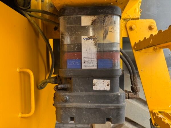 Volvo L120H - Image 20