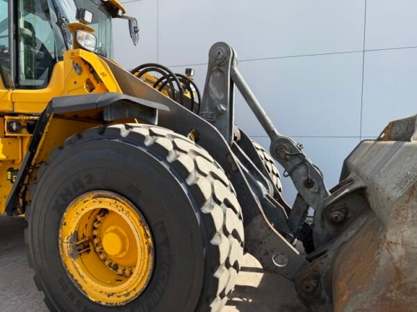 Volvo L150H - Image 20