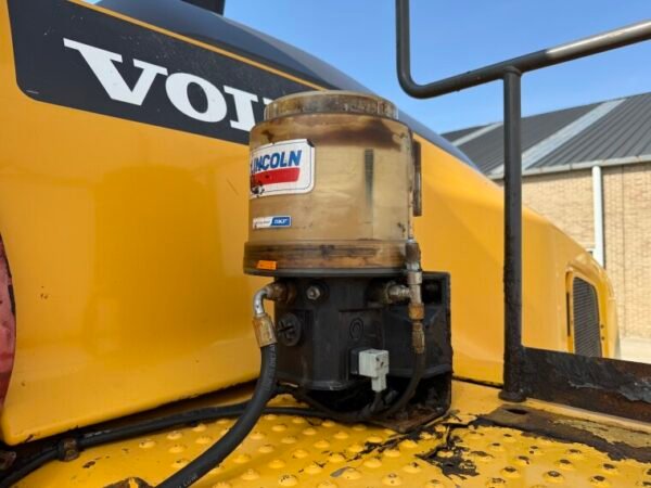 Volvo L180H - Image 20