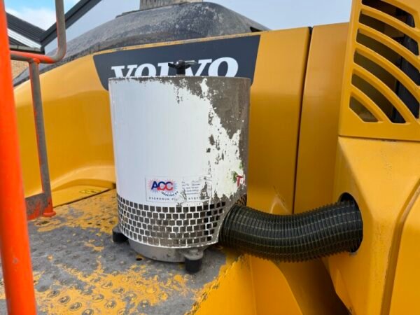 Volvo L220H - Image 20