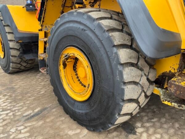 Volvo L220H - Image 23