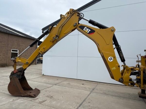 Caterpillar 444F - 4x4x4 - Image 21