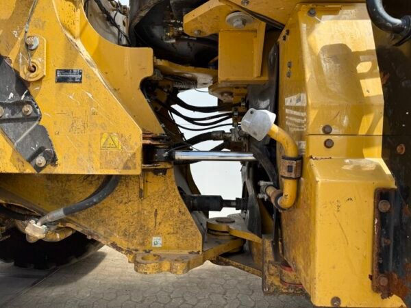 Caterpillar 966M - Image 21