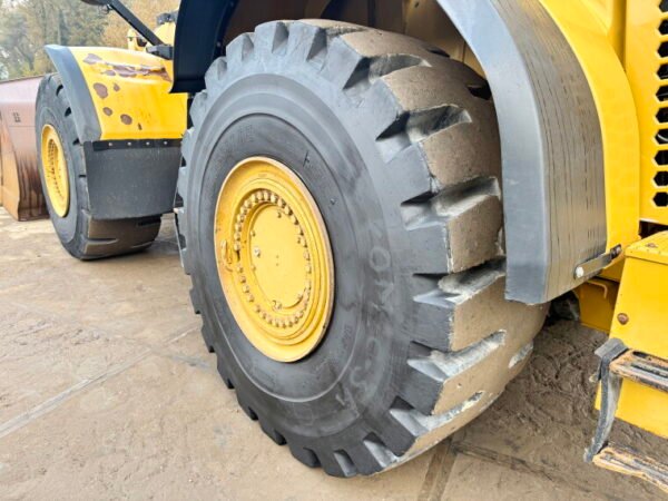 Caterpillar 982M - Image 21