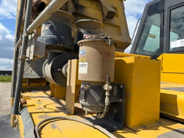 Komatsu HD405-7 - Image 22