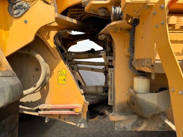 Volvo L150H - Image 20