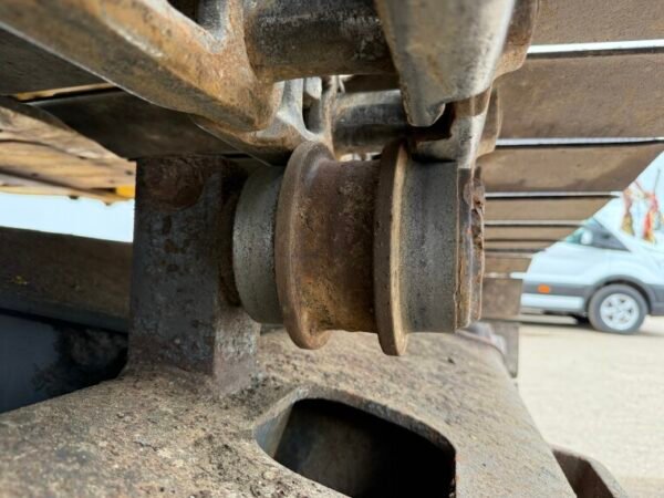 New Holland E215LC - Image 22