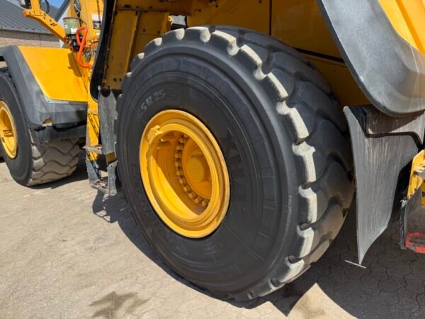Volvo L150H - Image 21