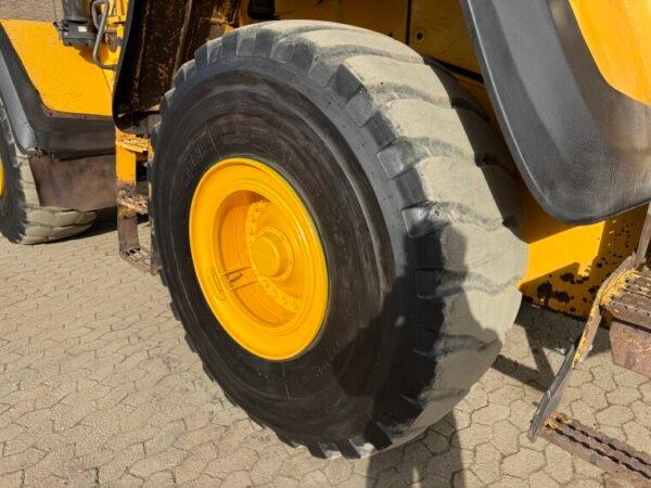 Volvo L180H - Image 20