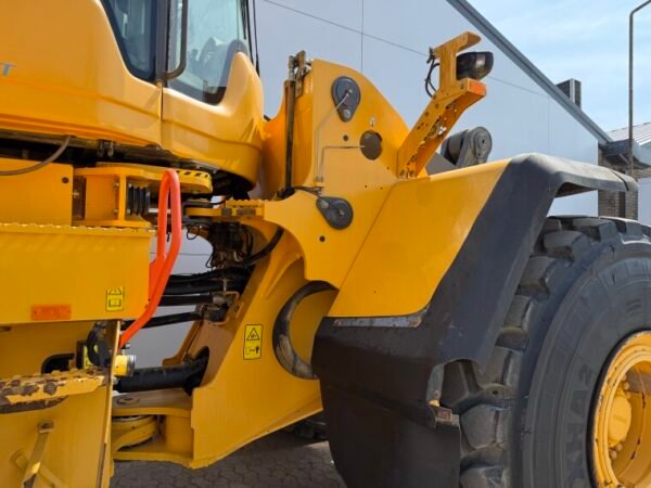 Volvo L220H - BUCKET INCLUDED, COMING SOON! - Image 21