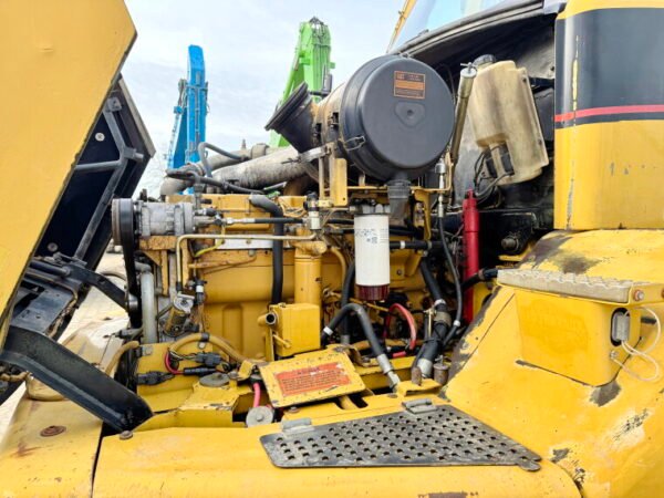 Caterpillar 730 - Image 22