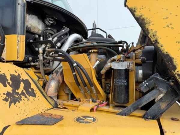 Caterpillar 730 - Image 23