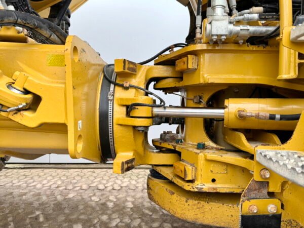 Caterpillar 740 - Image 23
