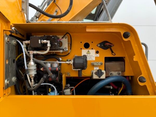Liebherr R936LC - Image 23