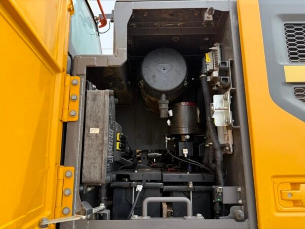 Volvo EC300EL - Image 23