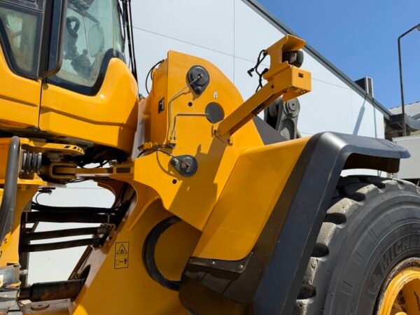 Volvo L150H - Image 21
