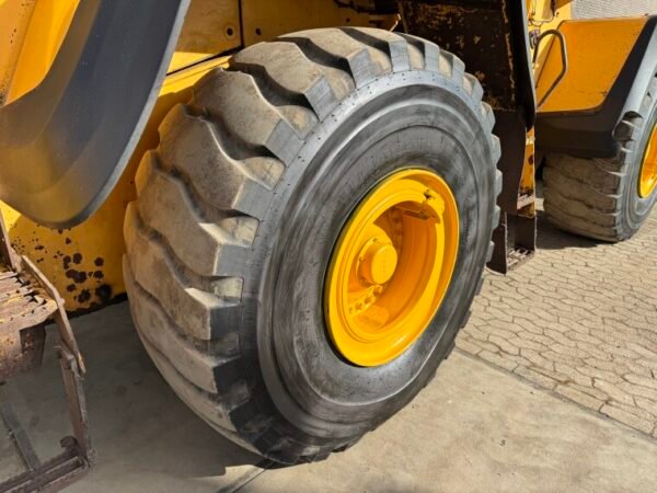 Volvo L180H - Image 21