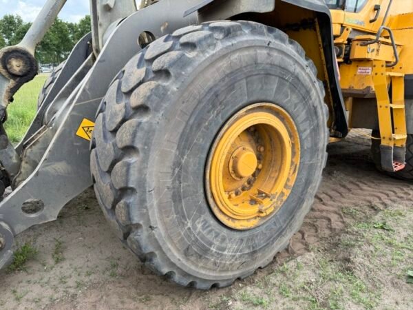 Volvo L180H - Image 24