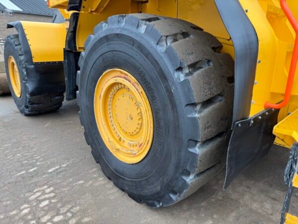 Volvo L350F - Image 22
